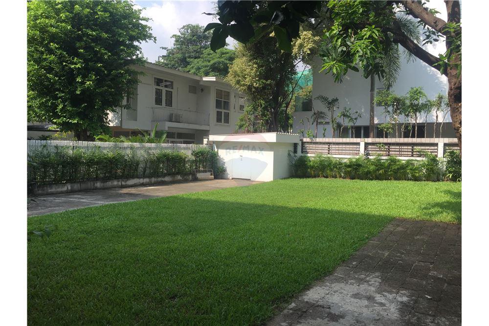 Phaya Thai Second hand single house condo for sale rent